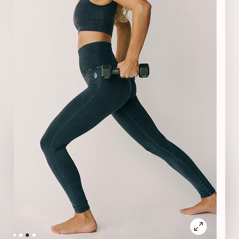 NWOT FP Movement Good Karma Leggings Size M/L in Washed Black - Picture 2 of 7